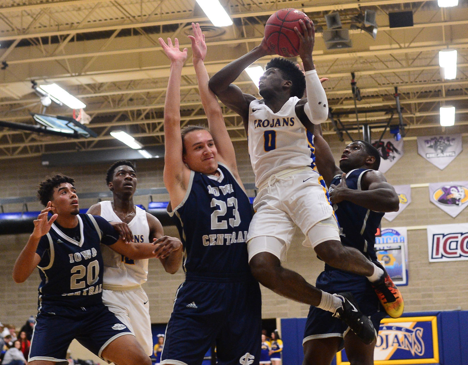 MBBall NIACC vs. Iowa Central 03